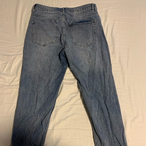 Size 9 boyfriend ripped jeans - Picture 2 of 2